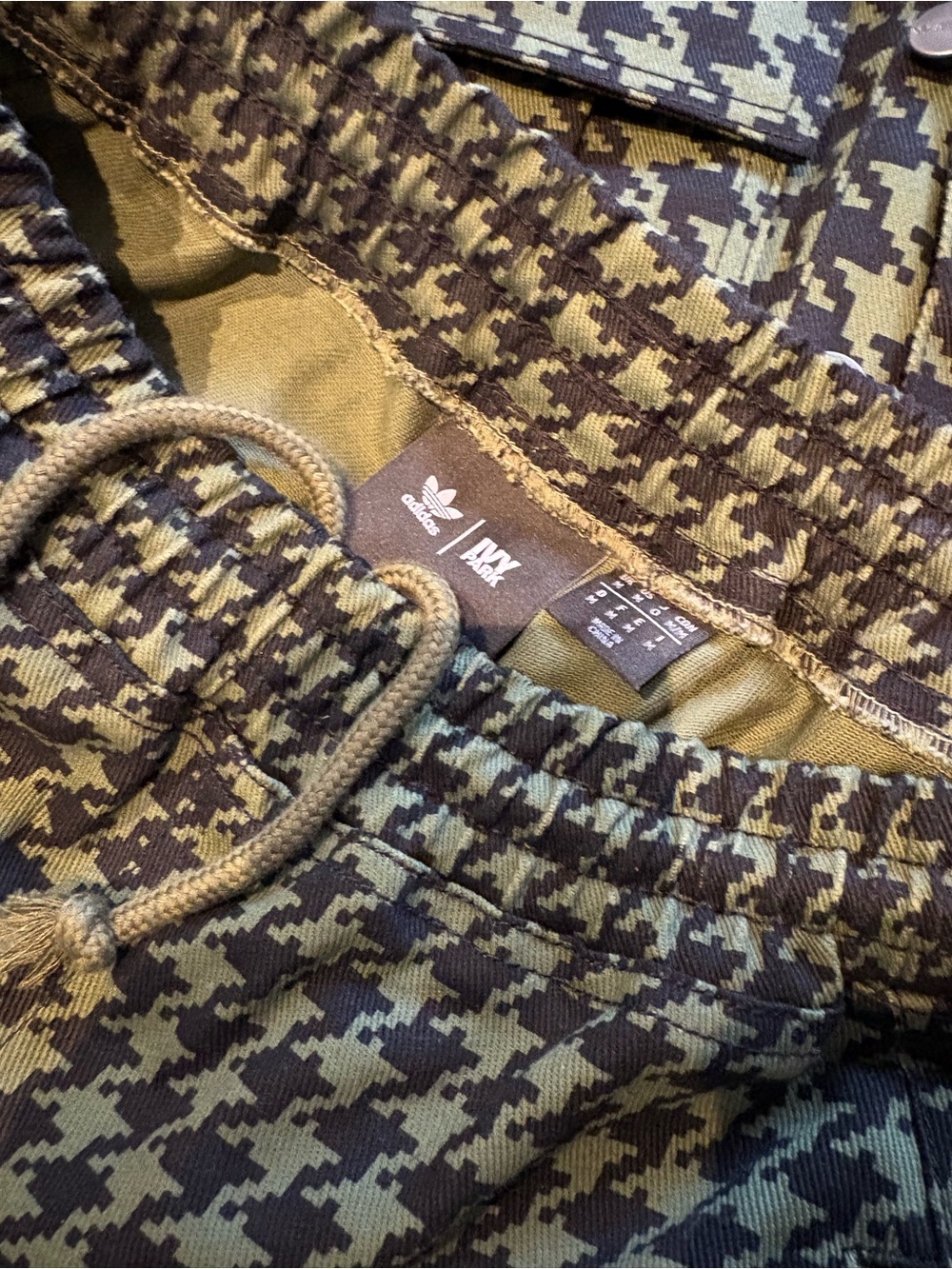 Ivy Park x adidas Houndstooth Oversized Jacket and pants set - Picture 3 of 5